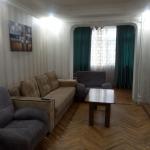 Посуточно сдается 2 комнатная квартира в самом центре г Баку